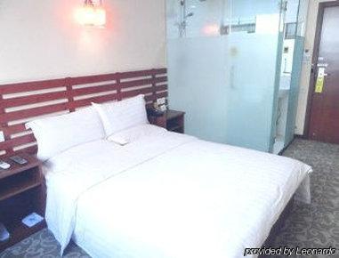 Отель Super 8 Beijing Guang Ming Qiao Экстерьер фото
